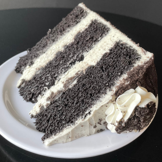 Cookies & Cream Cake SLICE!