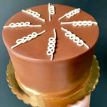 Fauxstess Cake