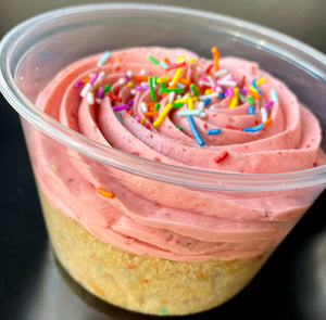 Single Strawberry Funfetti Cup-Cake